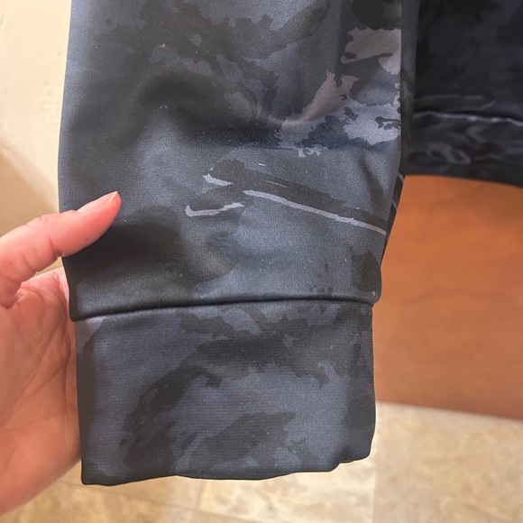 Under Armour Dark camo Hoodie - Picture 4 of 4